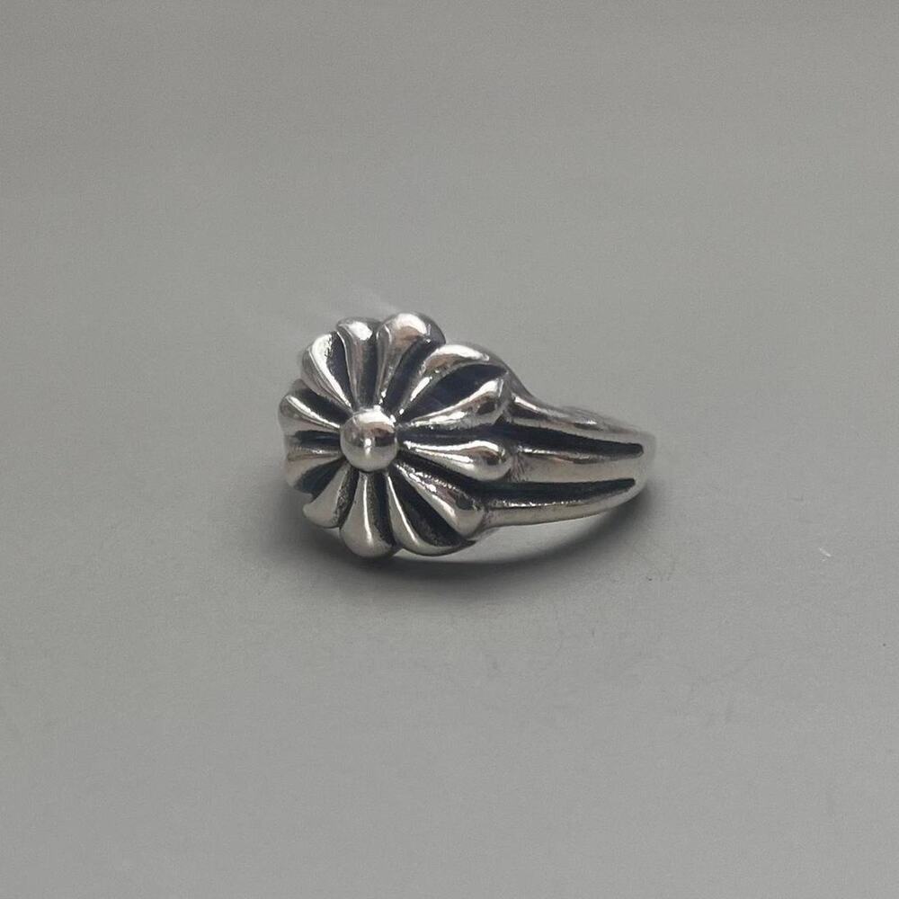 Y2K Grunge Silver Gothic Flower Ring – Adjustable Size, Unisex, Brand New